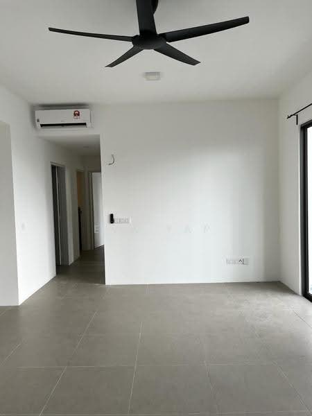 Kediaman Servis untuk Dijual di Suite Enesta - Eva Yap - Living Room - PropertyGuru.com.my