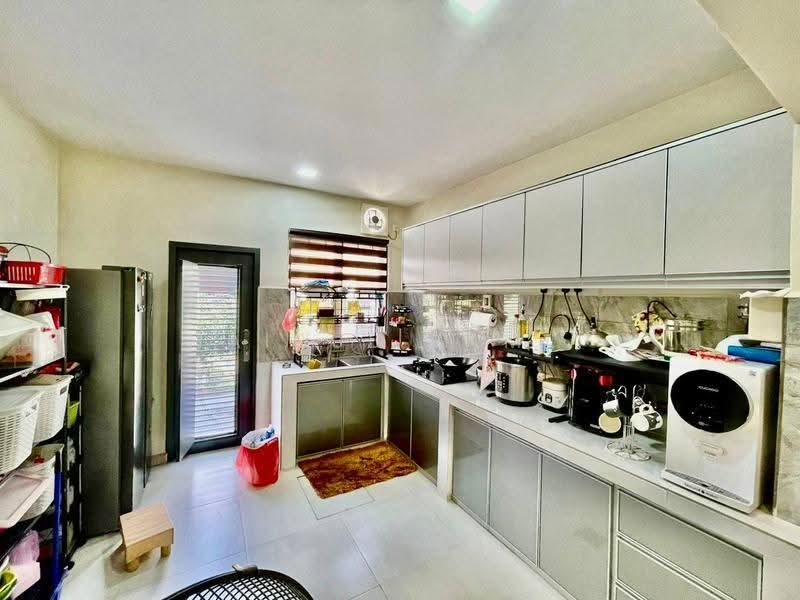 Rumah Teres 2-Tingkat untuk Dijual di SS14 (Subang Jaya) - Hairul Ramli - Kitchen - PropertyGuru.com.my
