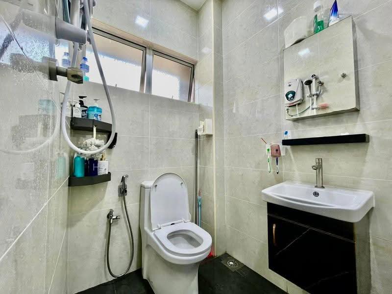 Rumah Teres 2-Tingkat untuk Dijual di SS14 (Subang Jaya) - Hairul Ramli - Bathroom - PropertyGuru.com.my