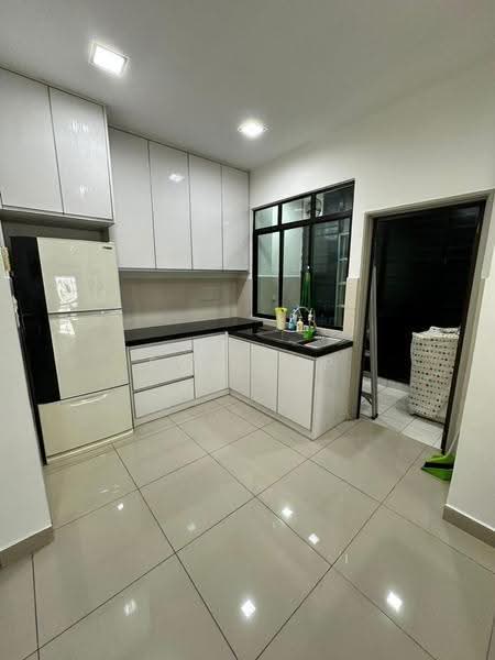 Kondominium untuk Dijual di One Damansara - Eva Yap - Kitchen - PropertyGuru.com.my
