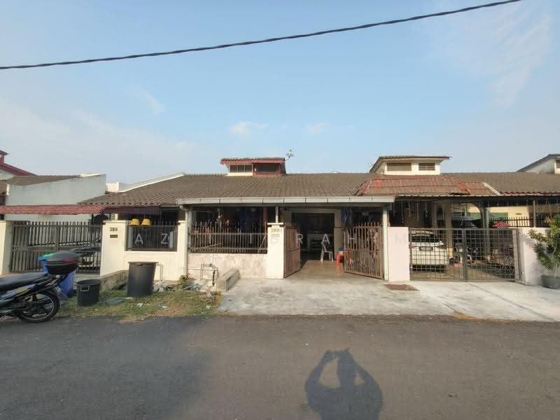 1-storey Terraced House for Sale in Taman Sri Serdang (Seri Kembangan) - Azli Ibrahim - Exterior - PropertyGuru.com.my