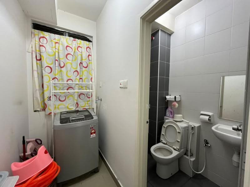 Service Residence for Sale at D'Ambience Residences (Pangsapuri Ikatan Flora) - KS Tan - Bathroom - PropertyGuru.com.my
