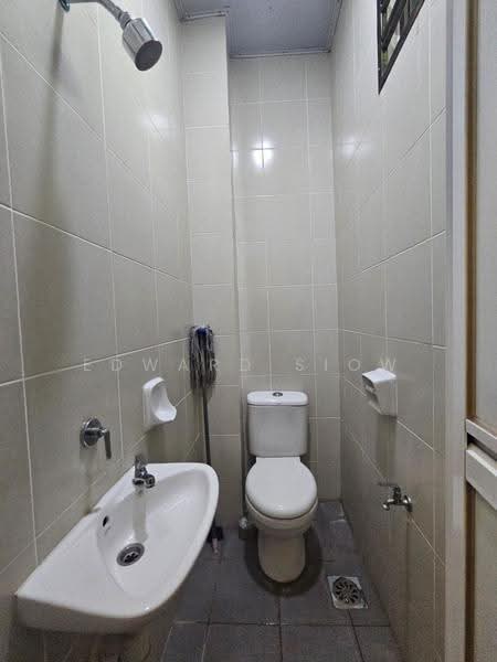 Semi-Detached House for Rent in Taman Seri Austin (Tebrau) - Edward Siow - Bathroom - PropertyGuru.com.my