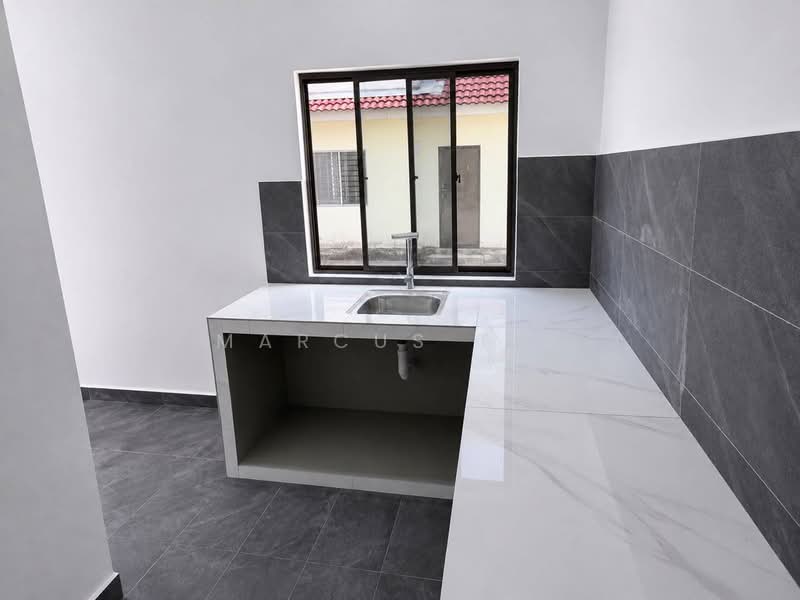 2-storey Terraced House for Sale in Bandar Putra (Kulai) - Marcus Tey - Kitchen - PropertyGuru.com.my