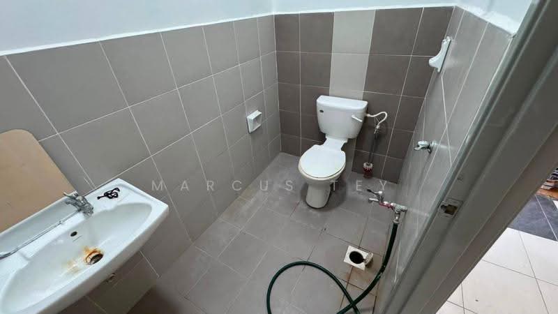 2-storey Terraced House for Sale in Bandar Putra (Kulai) - Marcus Tey - Bathroom - PropertyGuru.com.my
