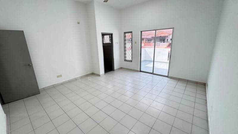 2-storey Terraced House for Sale in Bandar Putra (Kulai) - Marcus Tey - Living Room - PropertyGuru.com.my