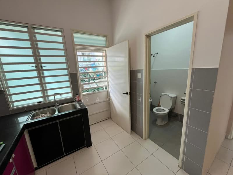 Rumah Teres untuk Disewa di Bandar Teknologi Kajang (Kajang) - Grace Ha - Kitchen - PropertyGuru.com.my