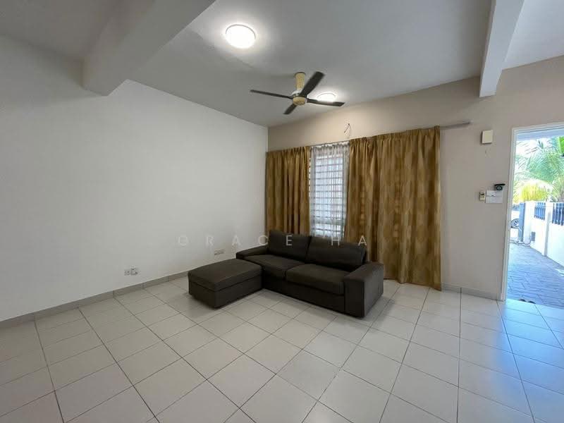 Rumah Teres untuk Disewa di Bandar Teknologi Kajang (Kajang) - Grace Ha - Living Room - PropertyGuru.com.my