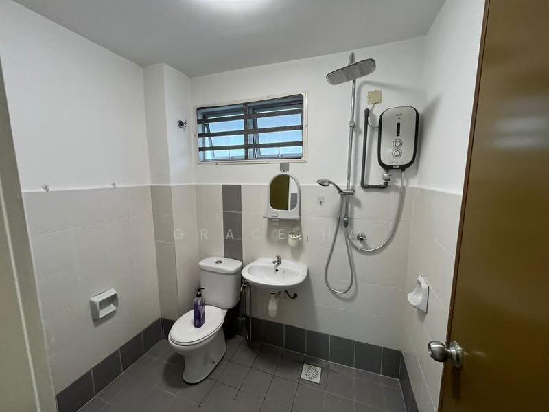 Rumah Teres untuk Disewa di Bandar Teknologi Kajang (Kajang) - Grace Ha - Bathroom - PropertyGuru.com.my