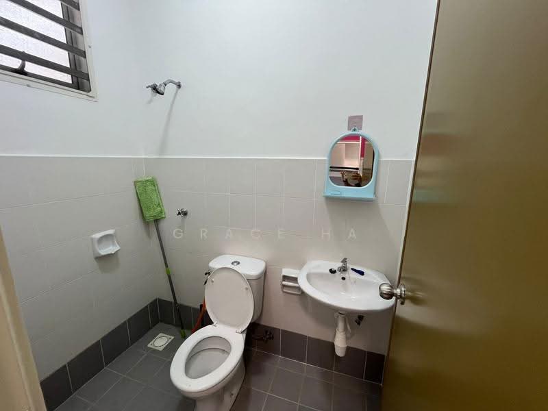 Rumah Teres untuk Disewa di Bandar Teknologi Kajang (Kajang) - Grace Ha - Bathroom - PropertyGuru.com.my