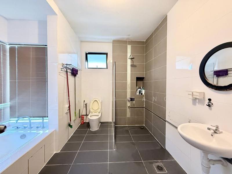 Banglo Pautan untuk Dijual di Taman Adda Heights (Tebrau) - Edmond Tang - Bathroom - PropertyGuru.com.my