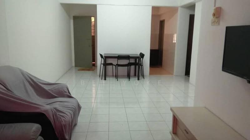 Pangsapuri untuk Dijual di Sri Camellia - Bee Yoke - Living Room - PropertyGuru.com.my