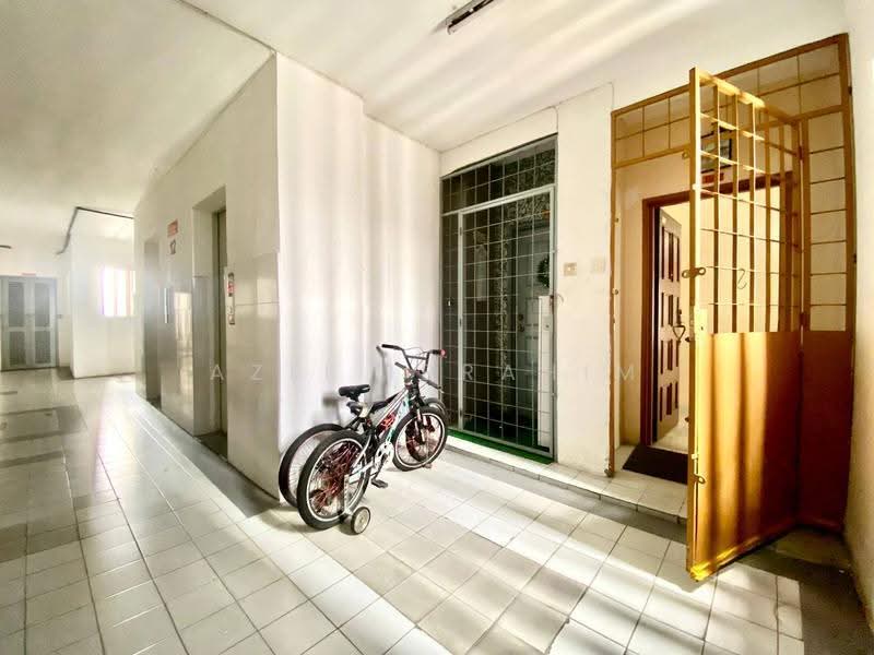 Kondominium untuk Dijual di Sri Angsana Hilir - Azli Ibrahim - Corridor - PropertyGuru.com.my