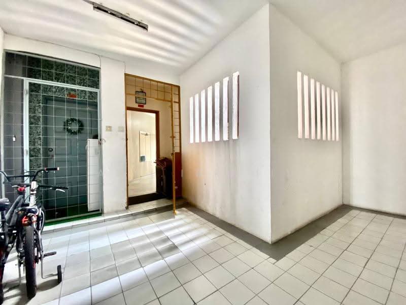 Kondominium untuk Dijual di Sri Angsana Hilir - Azli Ibrahim - Entrance - PropertyGuru.com.my