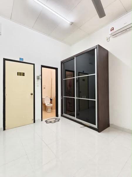 1-storey Terraced House for Sale in Taman Seri Austin (Tebrau) - JAN AU - Bathroom - PropertyGuru.com.my