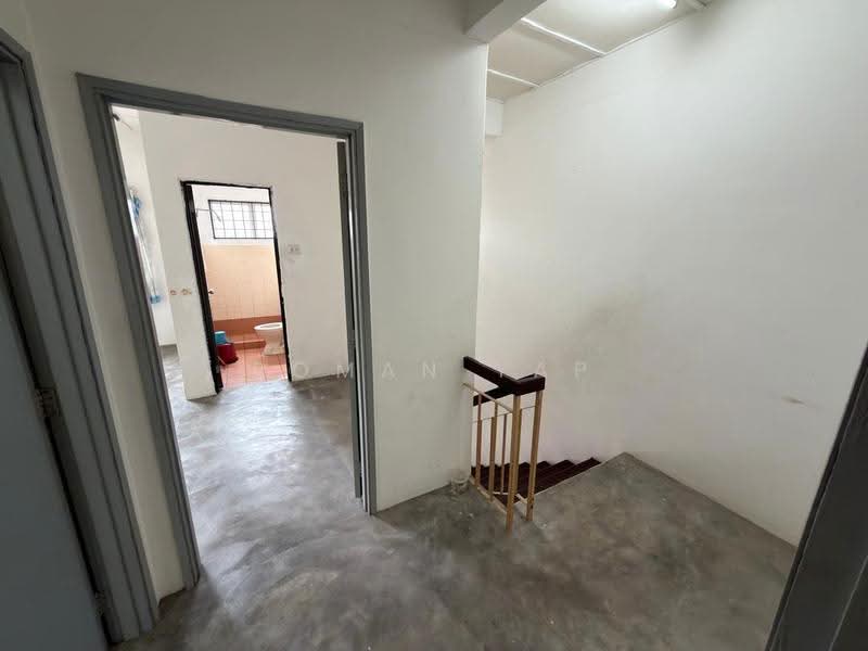 Rumah Teres 2-Tingkat untuk Disewa di Rawang Perdana (Rawang) - Roman Yap - Bathroom - PropertyGuru.com.my