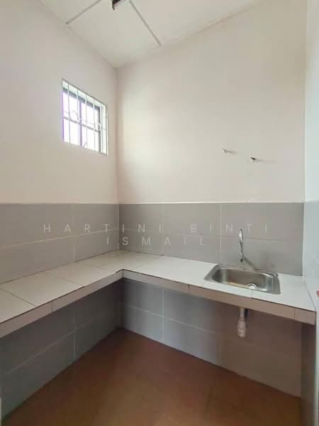 2-storey Terraced House for Sale in Klang (Selangor) - Hartini Binti Ismail - Kitchen - PropertyGuru.com.my
