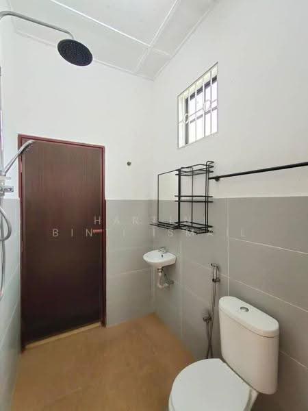 2-storey Terraced House for Sale in Klang (Selangor) - Hartini Binti Ismail - Bathroom - PropertyGuru.com.my