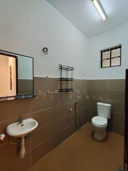 2-storey Terraced House for Sale in Klang (Selangor) - Hartini Binti Ismail - Bathroom - PropertyGuru.com.my