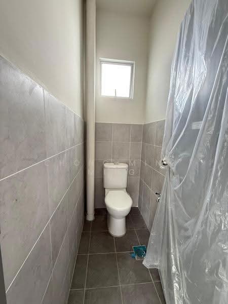 Shop / Office untuk Disewa di Rasah Kemayan (Seremban 2) - Chong Ming Ming - Bathroom - PropertyGuru.com.my