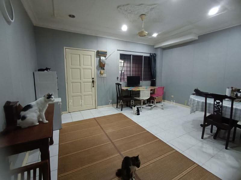 Rumah Teres untuk Dijual di Bandar Tasik Puteri (Rawang) - Azri Zabidin - Living Room - PropertyGuru.com.my