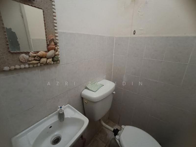 Rumah Teres untuk Dijual di Bandar Tasik Puteri (Rawang) - Azri Zabidin - Bathroom - PropertyGuru.com.my
