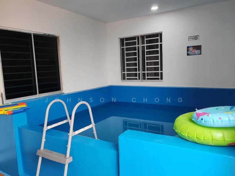Rumah Berkembar untuk Dijual di Taman Johor Jaya (Johor Bahru) - Johnson Chong - Pool - PropertyGuru.com.my