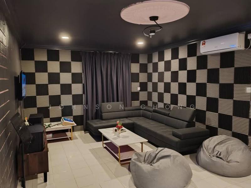 Rumah Berkembar untuk Dijual di Taman Johor Jaya (Johor Bahru) - Johnson Chong - Living Room - PropertyGuru.com.my