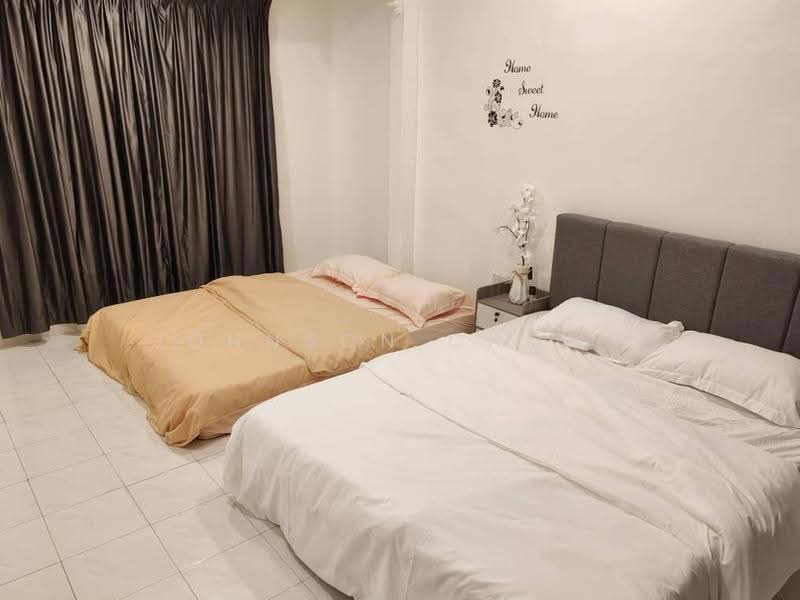 Rumah Berkembar untuk Dijual di Taman Johor Jaya (Johor Bahru) - Johnson Chong - Bedroom - PropertyGuru.com.my