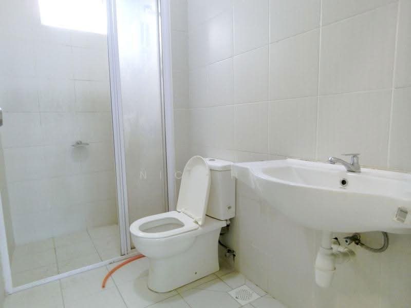 Service Residence for Sale at Meridin Bayvue Serviced Apartment - Nico Ho - Bathroom - PropertyGuru.com.my