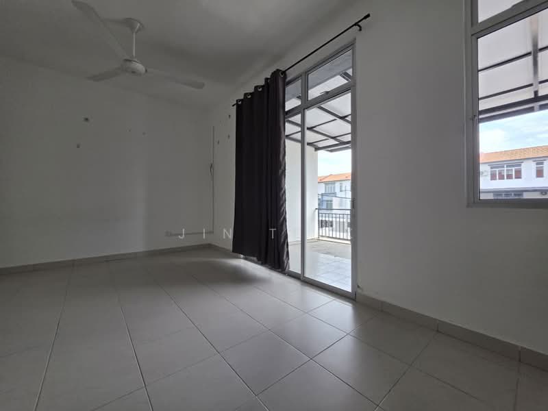 2.5-storey Terraced House for Sale in Taman Pulai Mutiara (Iskandar Puteri (Nusajaya)) - Jin Teok - Balcony - PropertyGuru.com.my