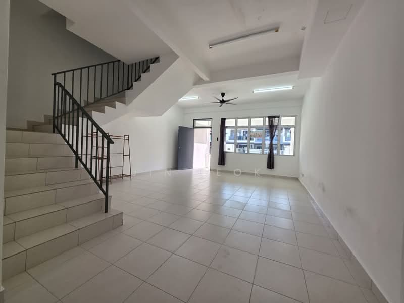 2.5-storey Terraced House for Sale in Taman Pulai Mutiara (Iskandar Puteri (Nusajaya)) - Jin Teok - Living Room - PropertyGuru.com.my