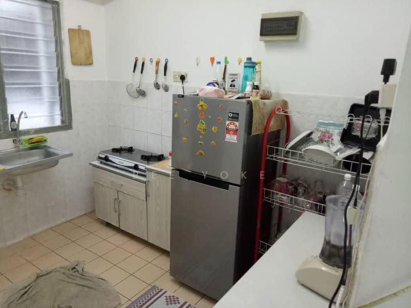Pangsapuri untuk Dijual di Sri Ria Apartments - Bee Yoke - Kitchen - PropertyGuru.com.my