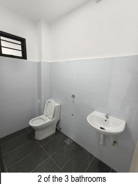 Rumah Teres 2-Tingkat untuk Dijual di Taman Bukit Kempas (Tampoi) - Bill Ong - Bathroom - PropertyGuru.com.my