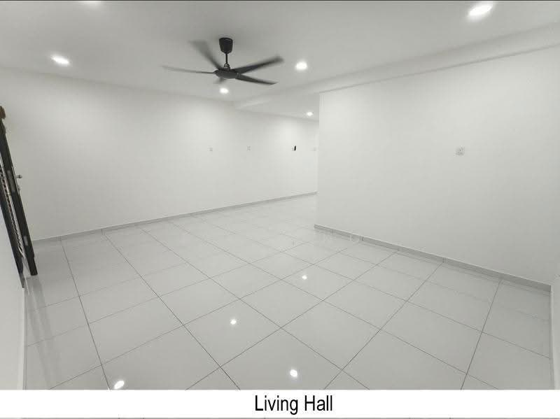 Rumah Teres 2-Tingkat untuk Dijual di Taman Bukit Kempas (Tampoi) - Bill Ong - Living Room - PropertyGuru.com.my