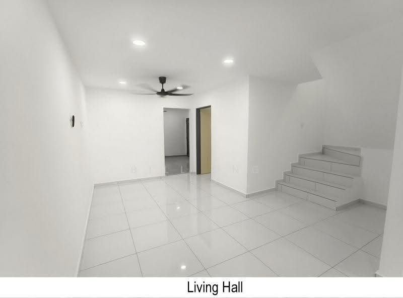 Rumah Teres 2-Tingkat untuk Dijual di Taman Bukit Kempas (Tampoi) - Bill Ong - Living Room - PropertyGuru.com.my