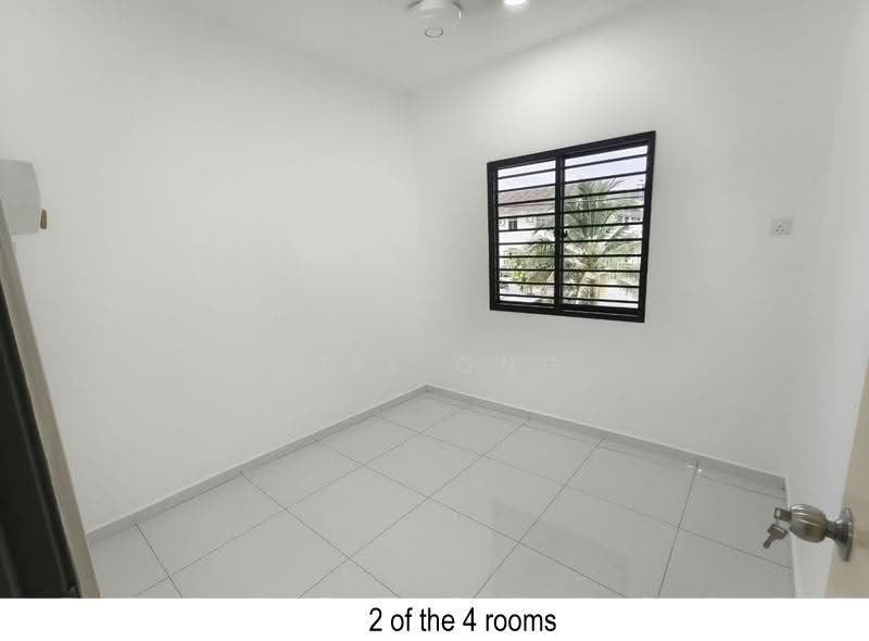 Rumah Teres 2-Tingkat untuk Dijual di Taman Bukit Kempas (Tampoi) - Bill Ong - Bedroom - PropertyGuru.com.my