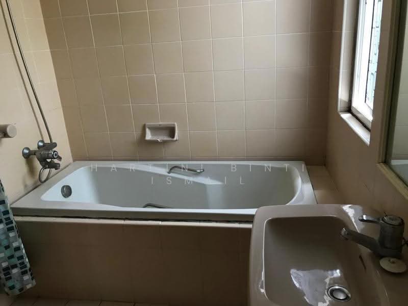Kondominium untuk Dijual di 1A Stonor - Hartini Binti Ismail - Bathroom - PropertyGuru.com.my