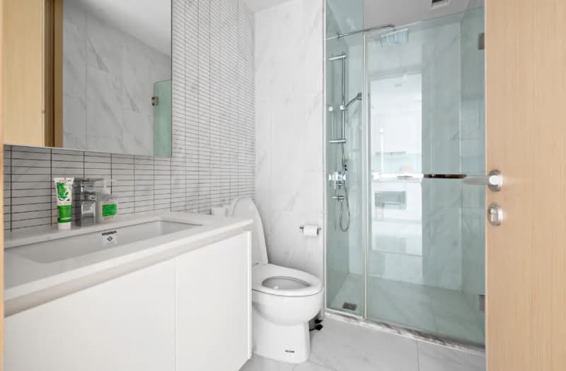 Kediaman Servis untuk Dijual di Arte Star - Aaron Soh - Bathroom - PropertyGuru.com.my