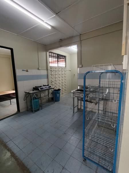 Flat for Rent at Flat PKNS Section 7 - Abby Woo - Kitchen - PropertyGuru.com.my