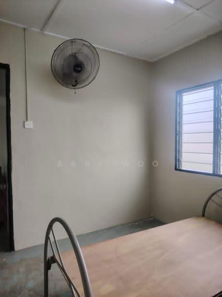 Flat for Rent at Flat PKNS Section 7 - Abby Woo - Bedroom - PropertyGuru.com.my