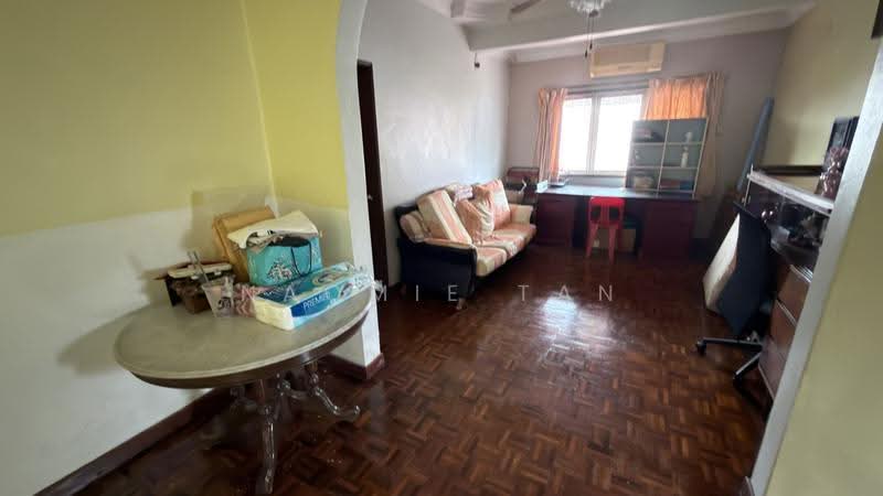 Rumah Berkembar untuk Dijual di Taman Bukit Intan (Sri Petaling) - Naomie Tan - Living Room - PropertyGuru.com.my
