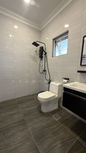 Rumah Berkembar untuk Dijual di Taman Bukit Intan (Sri Petaling) - Naomie Tan - Bathroom - PropertyGuru.com.my