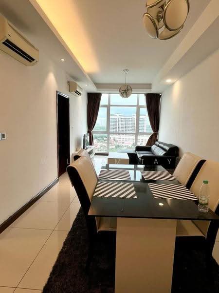 Kediaman Servis untuk Dijual di Paragon Residences @ Straits View - William Tay - Living Room - PropertyGuru.com.my