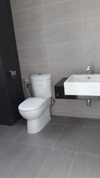 Kondominium untuk Disewa di Ascenda Residence @ Skyarena - Loh KC - Bathroom - PropertyGuru.com.my