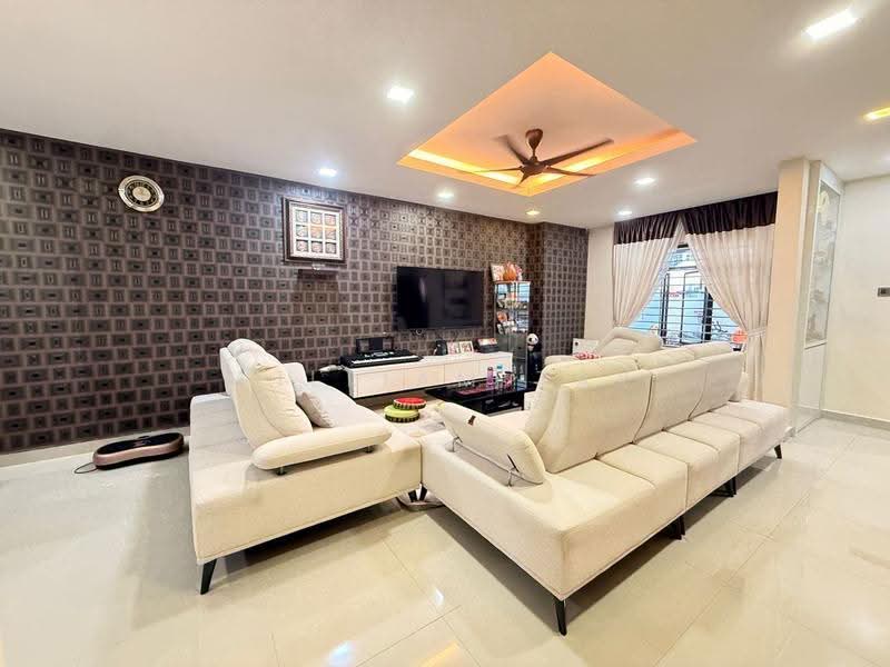 Rumah Teres 2-Tingkat untuk Dijual di Taman Skudai Baru (Skudai) - William Tay - Living Room - PropertyGuru.com.my