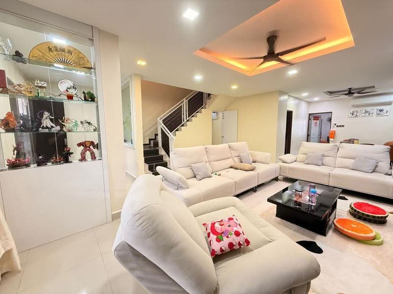 Rumah Teres 2-Tingkat untuk Dijual di Taman Skudai Baru (Skudai) - William Tay - Living Room - PropertyGuru.com.my