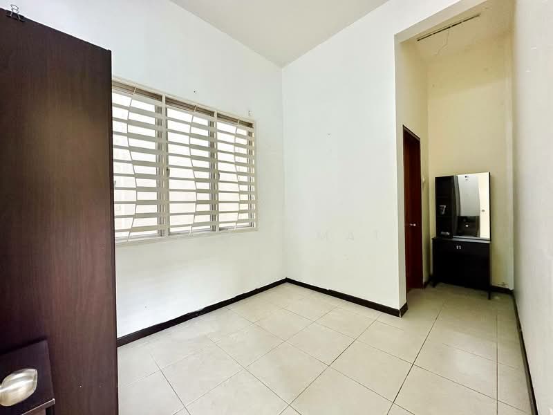 Rumah Berkembar untuk Dijual di Bangi (Selangor) - Izzati Mat - Bedroom - PropertyGuru.com.my