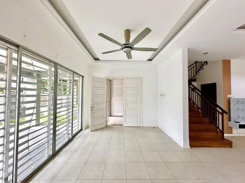 Rumah Berkembar untuk Dijual di Bangi (Selangor) - Izzati Mat - Living Room - PropertyGuru.com.my