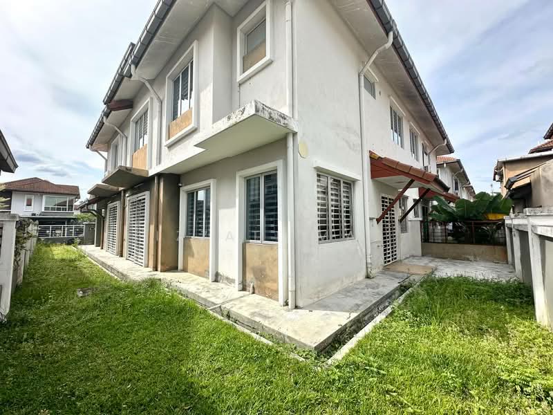 Rumah Berkembar untuk Dijual di Bangi (Selangor) - Izzati Mat - Exterior - PropertyGuru.com.my